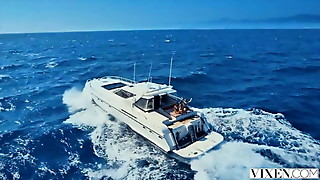 VIXEN Riley Reid, August Ames and Abella Dangers Day Out